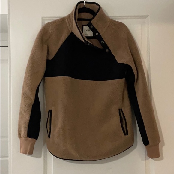Abercrombie & Fitch Sweaters - NW Asymmetrical Snap-Up Fleece in Camel and Black